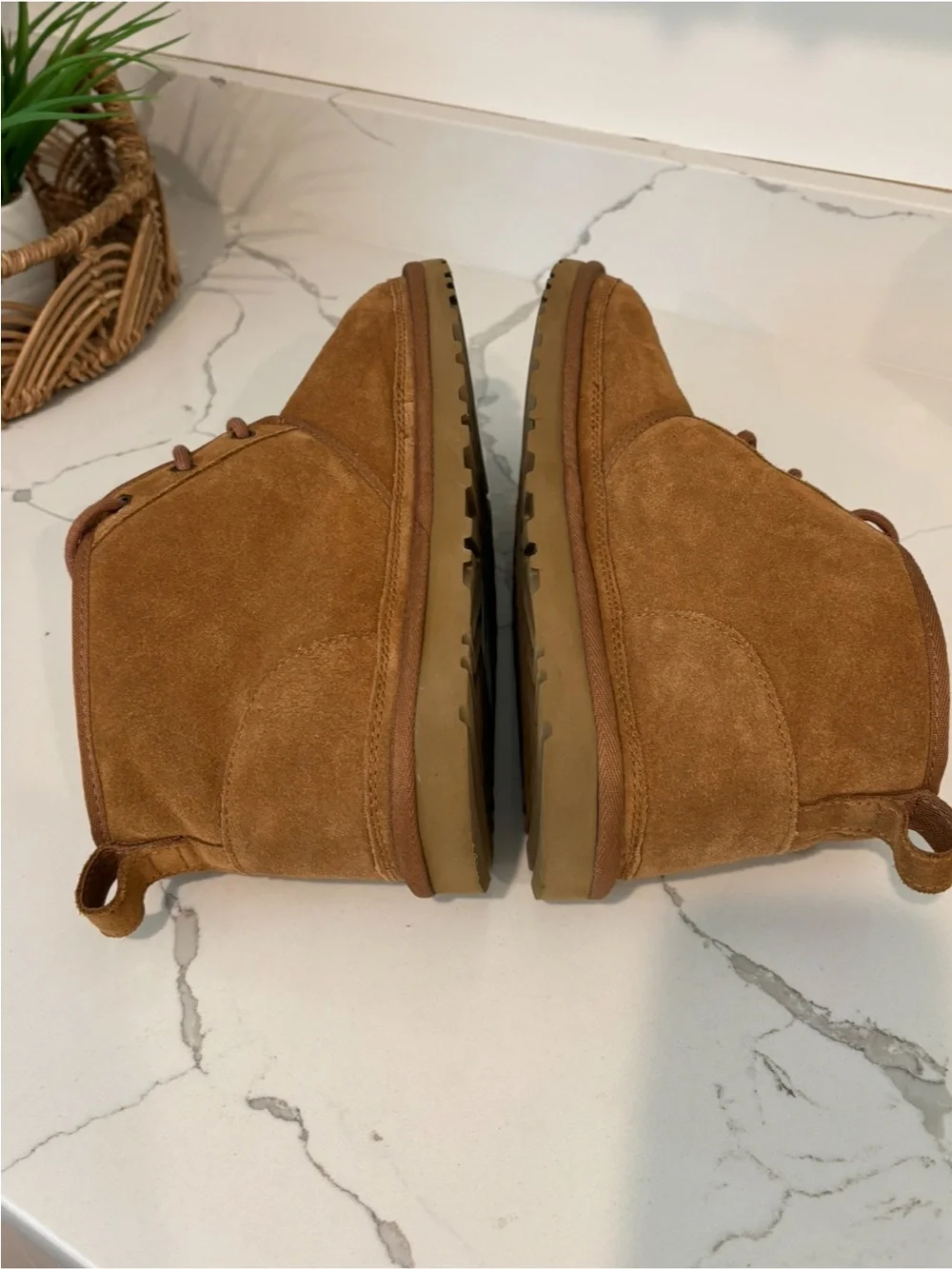 UGG Neumel Chukka Boots in Chestnut Suede Mens Size 11 Lace Up Casual